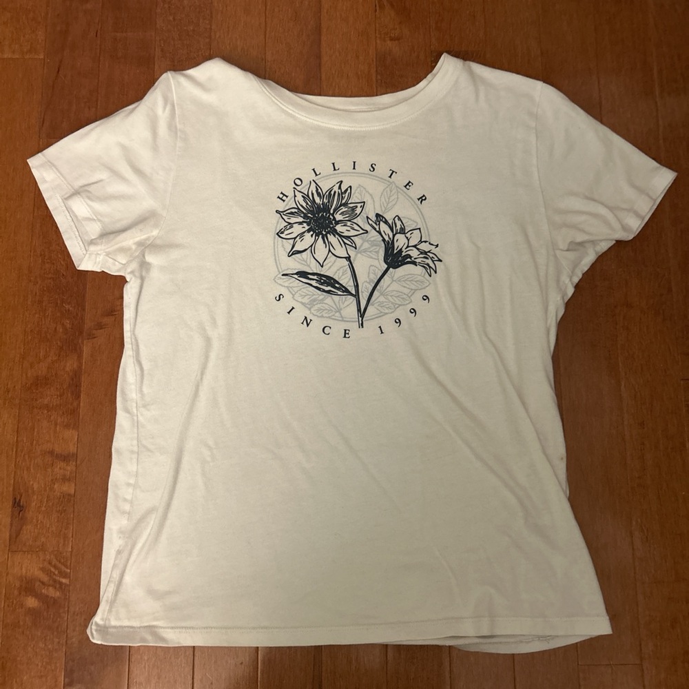 Hollister White Floral Graphic Tee